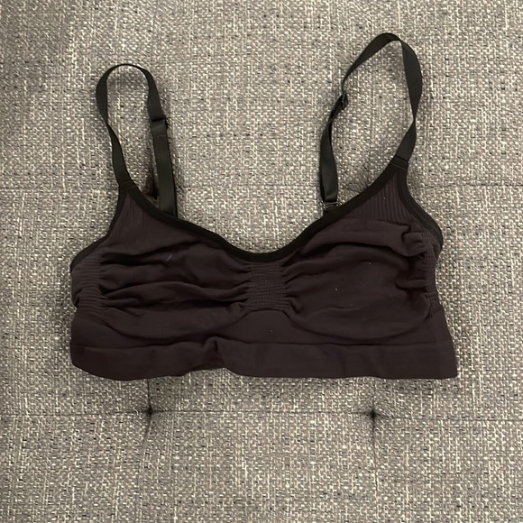 Black two-piece SKIMS set - Picture 5 of 7